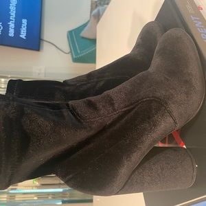 Black velvet bootie